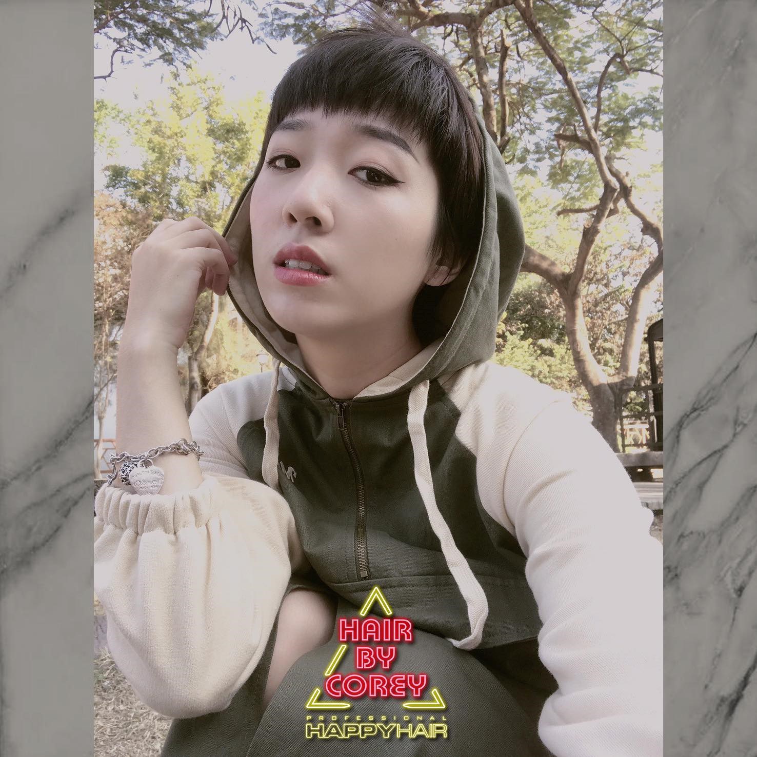 破碎瀏海x短髮 Corey Happyhair台南新天地 預約設計師 0 人收藏 推薦髮品 Emme葡萄多酚能量洗髮精 造型資訊 Information 臉型 髮量 少 多 髮質 柔 硬 0 人收藏 破碎瀏海x短髮 懶惰吹頭髮嗎 那就剪短了啦啦啦啦 髮型設計師 Corey 寇里 台南